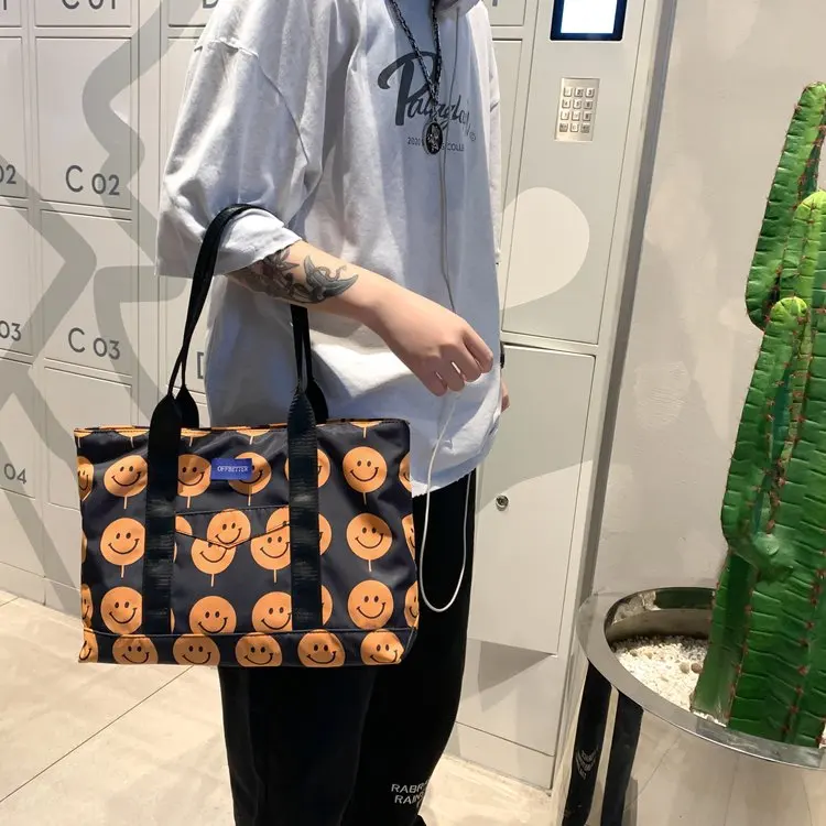 

Оригинальный Uoct.all A Lovely Bag Out Of The Street Lovely парные сумки 2021 Новая универсальная сумка-тоут для покупок