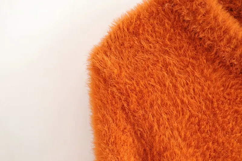 Женский трикотажный свитер на пуговицах с круглым вырезом| |