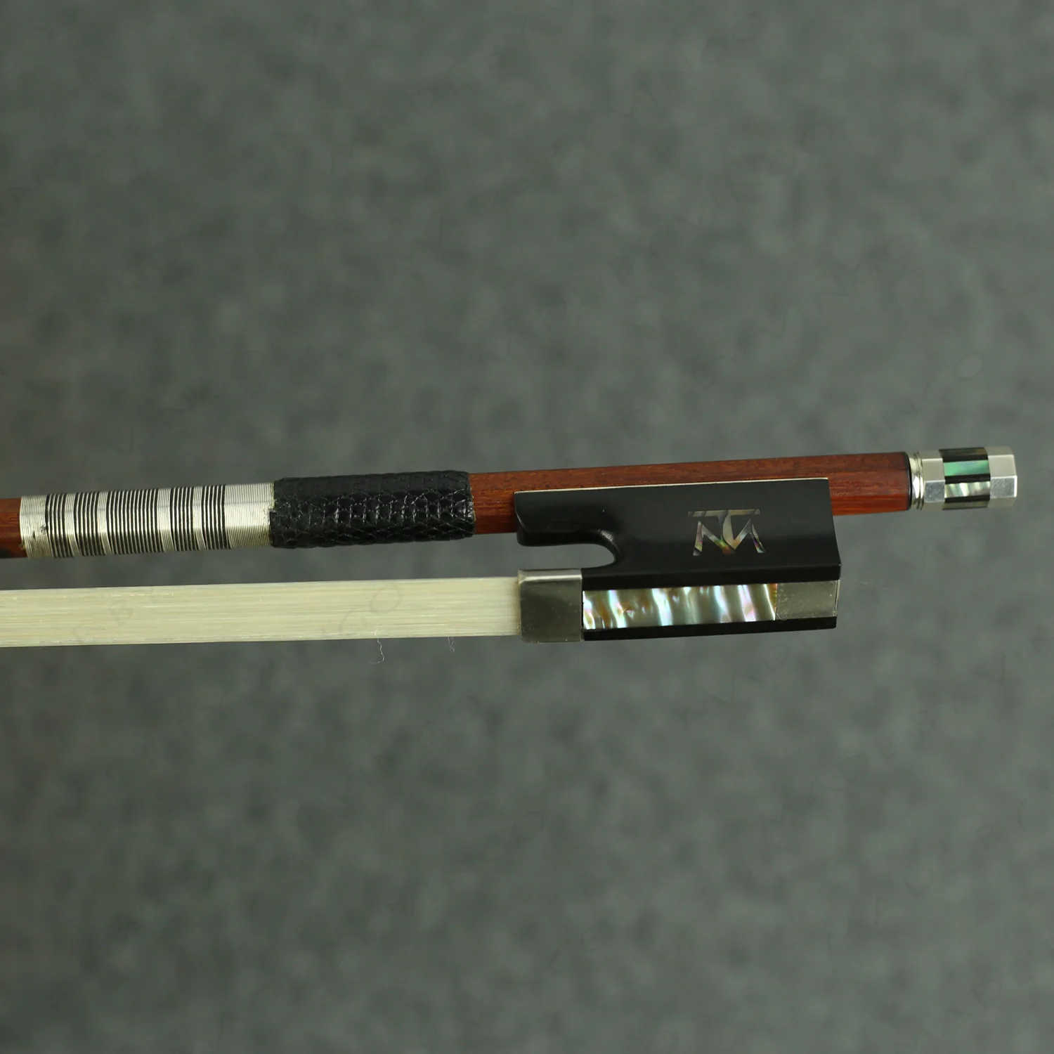 4/4 Размер MASTER Fine Pernambuco лук для скрипки сладкий тон серебро установлено хорошие характеристики &ltфактический