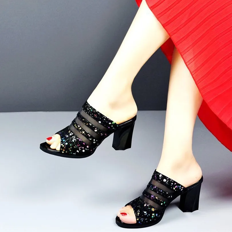 

2021 Peep-toe Mash Summer Women Slippers Outside Crystal Blingbling Sexy Ladies Sandals Thick High Heels for Womans Casual Shoes