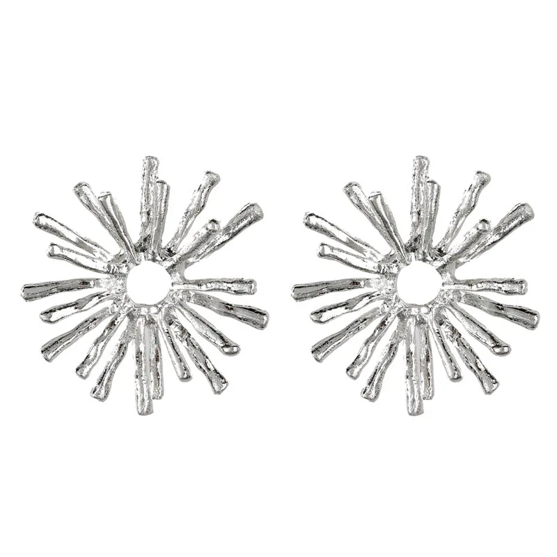 

100pcs / lot European and American fashion design earring earrings women's new Sen cold earrings