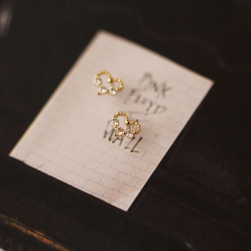 Серьги-гвоздики с кристаллами под золото 14 к | Украшения и аксессуары