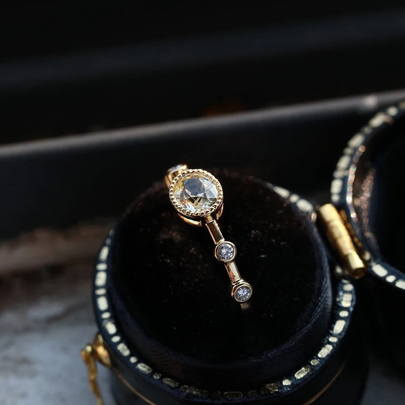 Женское кольцо из серебра 925 пробы овальное Золотое для помолвки фианит