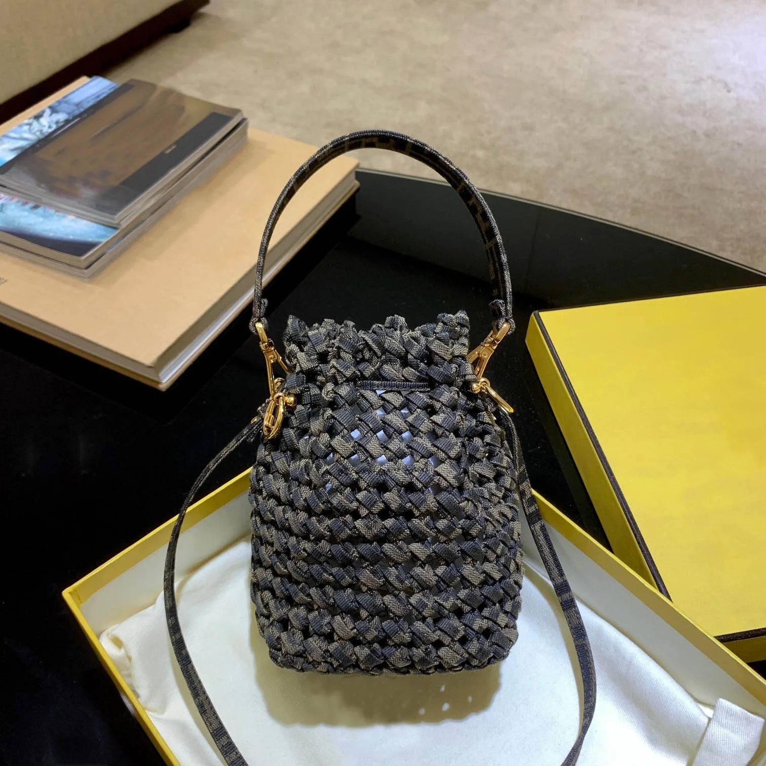 

2021 ladies new classic bag quilted double-layer luxury fashion cosmetic bag messenger bag purse designer one-shoulder handbag