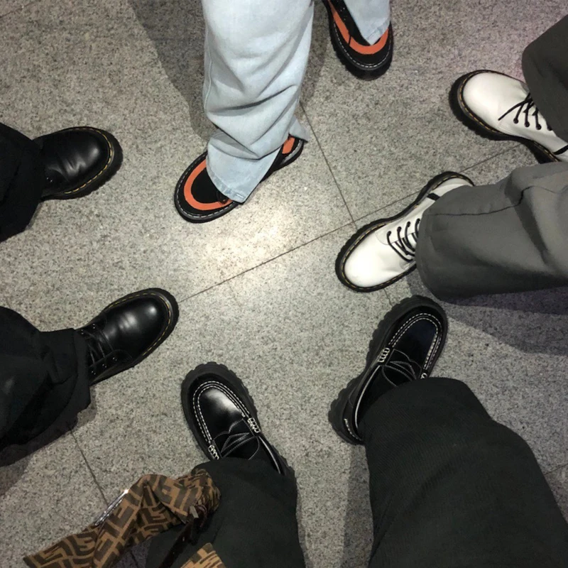 JISCZVS; сезон осень; женская обувь на плоской платформе; Броги из лакированной кожи; Прошитые Туфли-оксфорды на плоской подошве; женская повседневная обувь на толстой подошве; обувь на плоской подошве