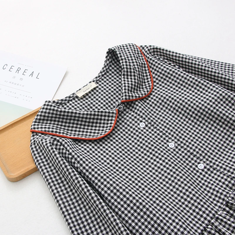 Клетчатое платье в английском стиле с воротником Питер Пэн и длинными рукавами