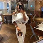 Платье свадебное короткое до середины икры, с открытыми плечами и бантом на спине