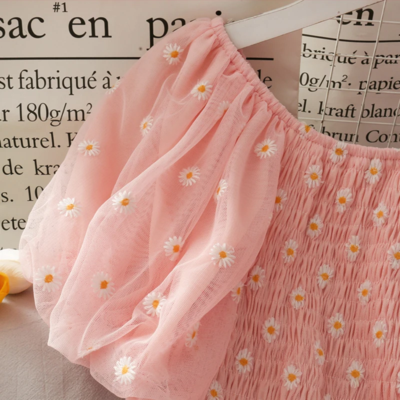 Женское платье с цветочной вышивкой Daisy летнее средней длины пышными рукавами и