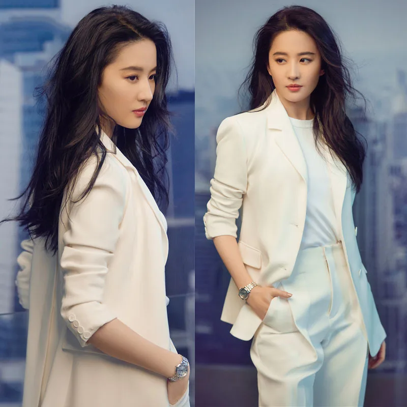 

New star Liu Yifei's same white suit looks thin, Hepburn style small suit, versatile ol suit for women