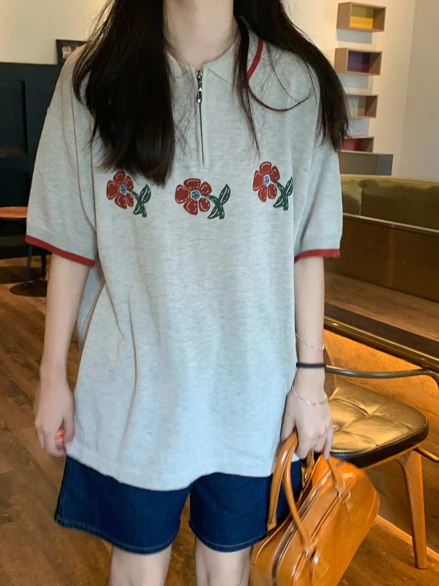 Футболка-поло с коротким рукавом и цветочным принтом | Женская одежда