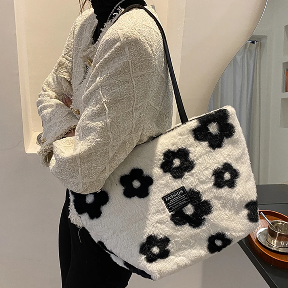 

Женские сумки через плечо с цветочным принтом, зимние зебры с коровьим принтом, ручные сумки, мягкая плюшевая дорожная сумка, пушистые сумки...