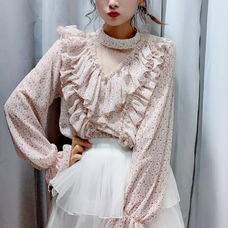 

Luck A 2020 Spring Women Floral Elegant V-neck Blouse Lady Butterfly Sleeve Hollow Out Shirt Female Printed Blouse