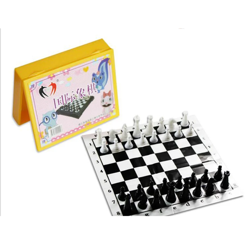 Шахматы френдс. Пластмассовые шахматы малые детские из 90-х.