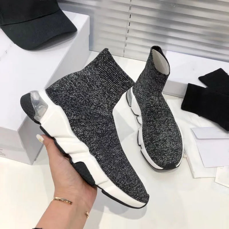 

New Men's and women's running shoes Soft and comfortable Ultra light and breathable Jogging outdoors Mesh shoes