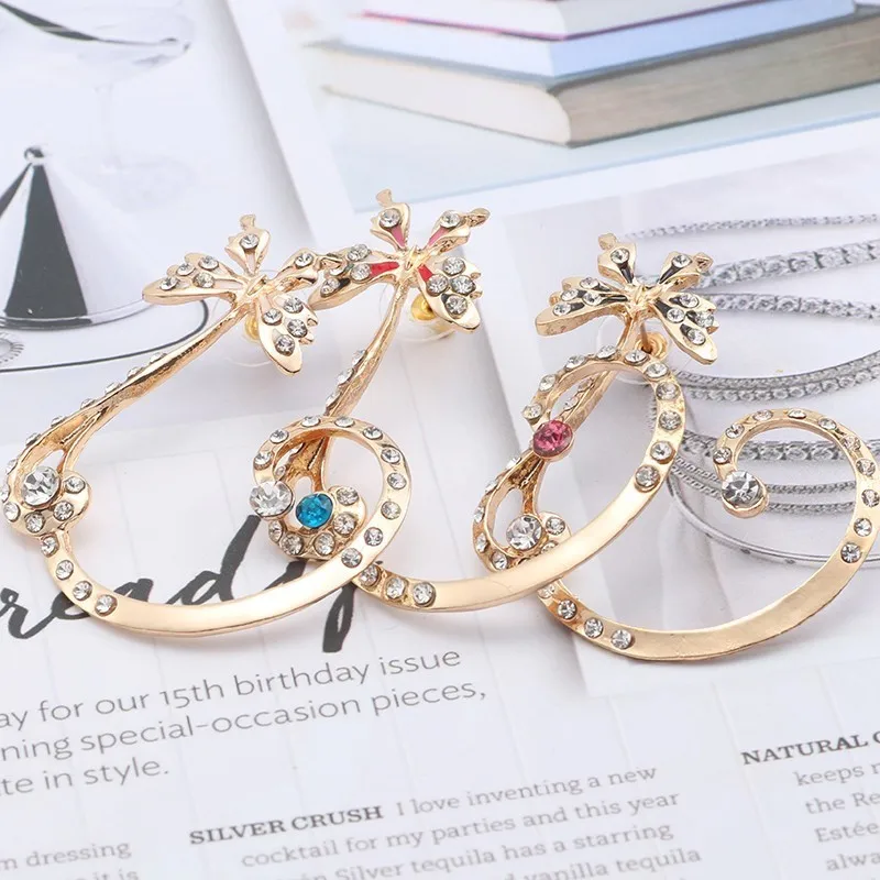 

Korean Fashion Ear Clip White Black Color Butterfly Inlaid Rhinestone Earrings Glamour Woman Holiday Jewelry Girl Gift Wholesale