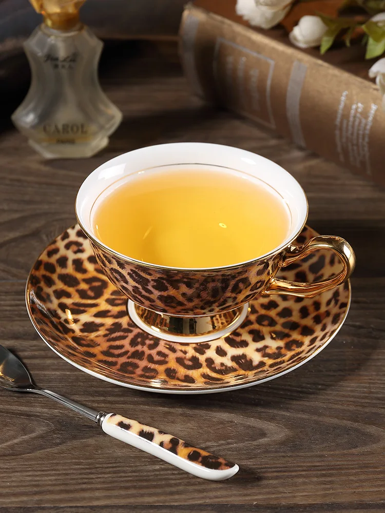 

Europe Classic Leopard Print Bone China coffee cups and saucers coffee cup dish set Hand-painted Golden rim Home Party tea cup