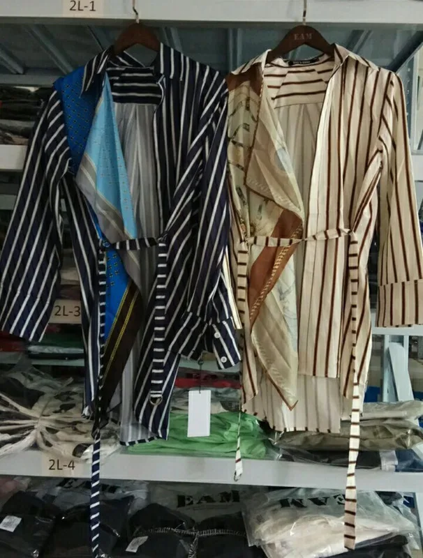 

DEAT 2021 new spring and summer fashion women clothes turn-down collar striped patchwork shirt female scarf spliced WE92605L