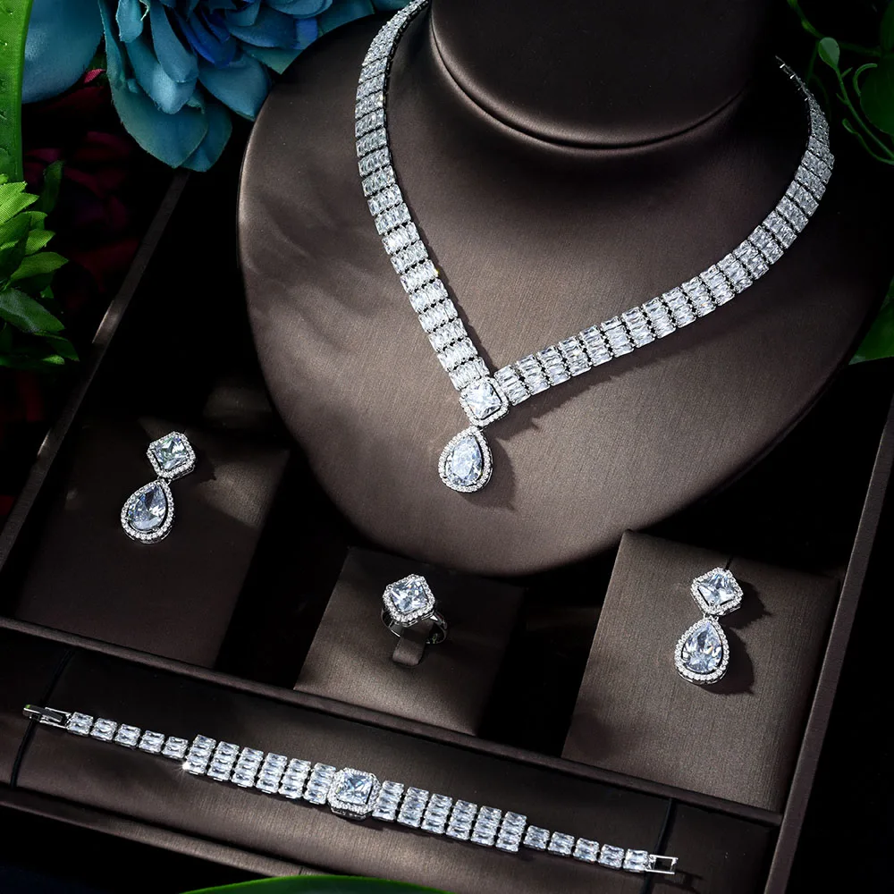 Уникальный набор свадебных украшений HIBRIDE с блестящими фианитами высокого