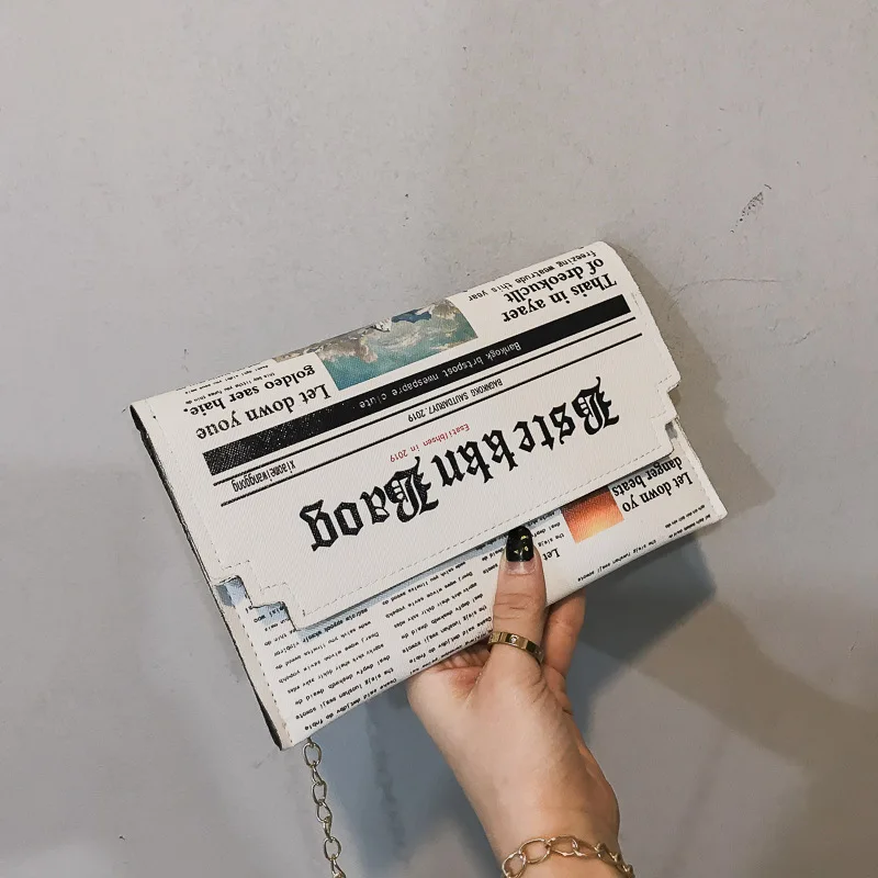 

Fashion Newspaper Print Design Women Casual Envelope Bag Day Clutches Chain Purse Crossbody Messenger Bag Shoulder Bag Handbag