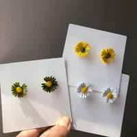 925%c2%a0silver%c2%a0needle small sweet jewelry flower earrings new design green white yellow chrysanthemum stud earrings female gifts