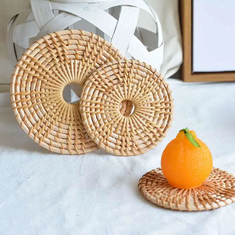 

Round Natural Rattan Coasters Bowl Pad Handmade Insulation Placemats Table Padding Cup Mats Kitchen Decoration Accessories