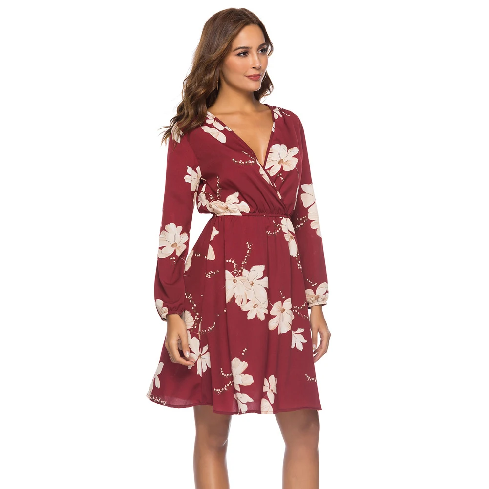 Платье женское шифоновое средней длины с глубоким V-образным вырезом и длинным