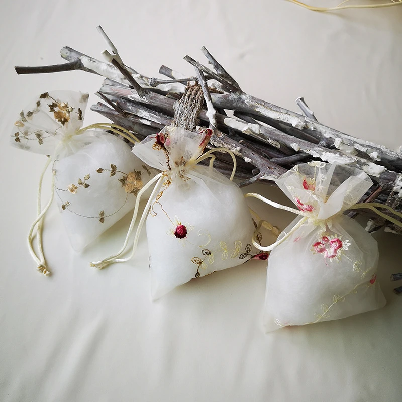 

14x10cm Embroidery Organza Gift Bag Drawstring Bags for Dried Flower Herbs Candy Tea Bag Jewelry Gift Packaging Sachet 2PCs