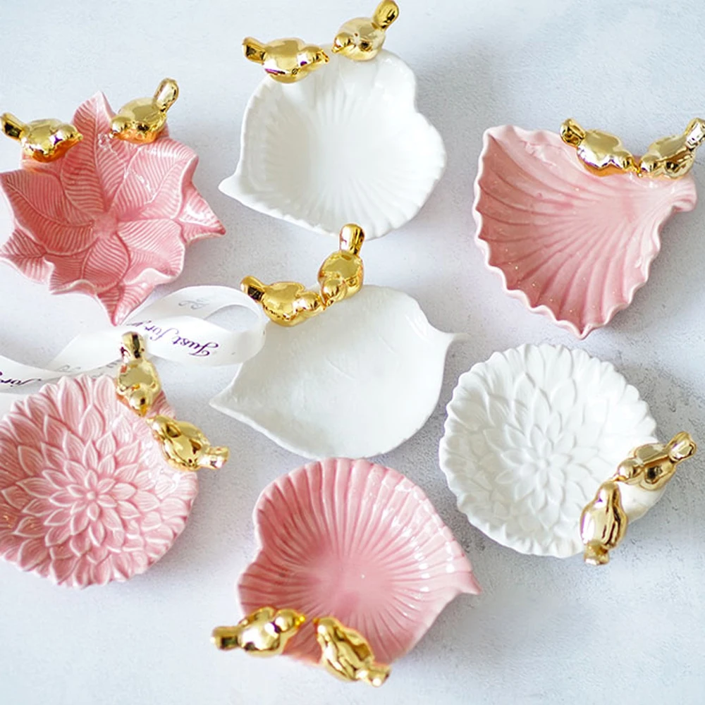 

Jewelry Tray Elegant Ceramic Gold Birds Flower Dish Desk Organizer Decorative Display Storage Jewelry Display Ring Bracelets