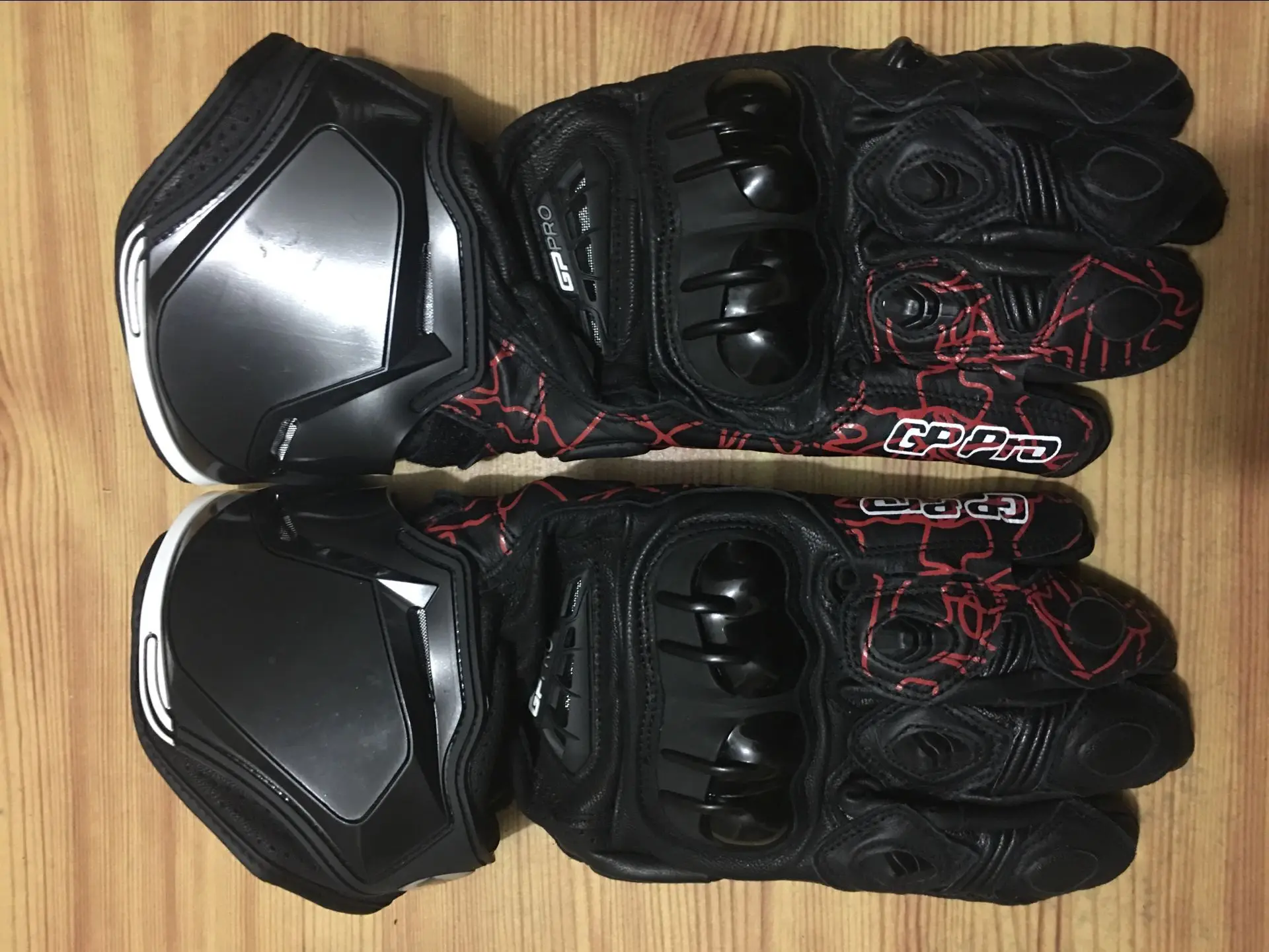 

Мотоциклетные длинные перчатки из натуральной кожи