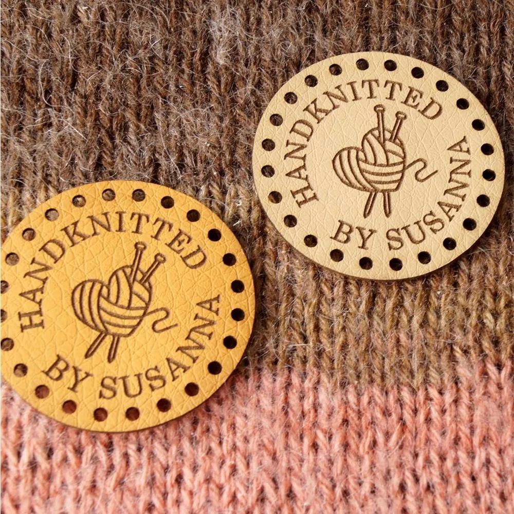 

Пользовательские Круглые Искусственные кожаные ярлыки, этикетки для одежды, бирки для при изготовлении товаров ручной работы, вязание крюч...