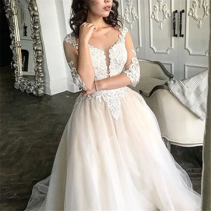 

Vintage A Line Wedding Dresses With Three Quarter Length Sleeves Appliques Bridal Gowns Floor Length Elegant Russia Wedding Gown