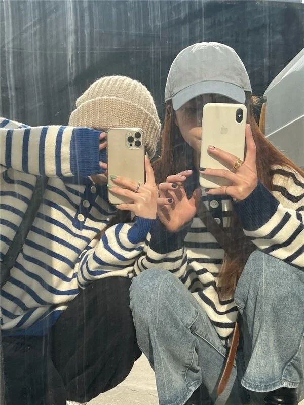 

Retro Navy Striped Pullover
