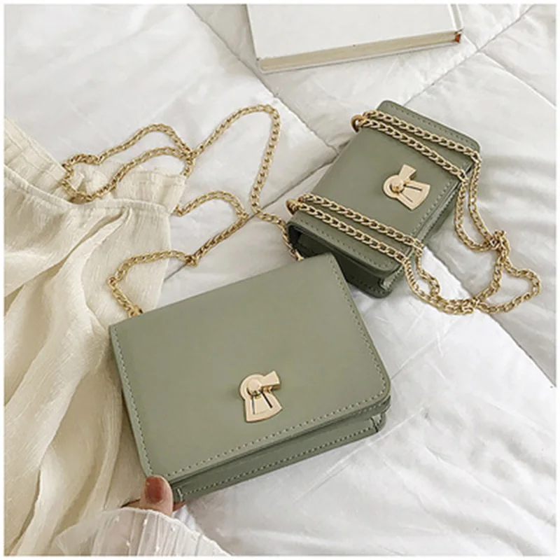 Женская сумка новая маленькая квадратная на плечо с текстурой цепей модная