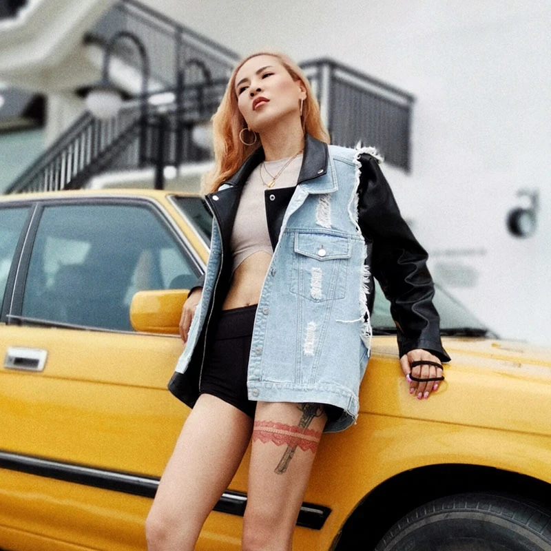 Женский джинсовый жилет TWOTWINSTYLE осенний комплект из двух предметов куртка