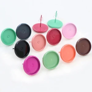 (Новый цвет) 12 мм 20 шт.лот 10 цветов покрытые серьги шпильки, серьги пустыеоснование, подходят 12 мм Стеклянные Кабошоны, кнопки; Серьги оправы