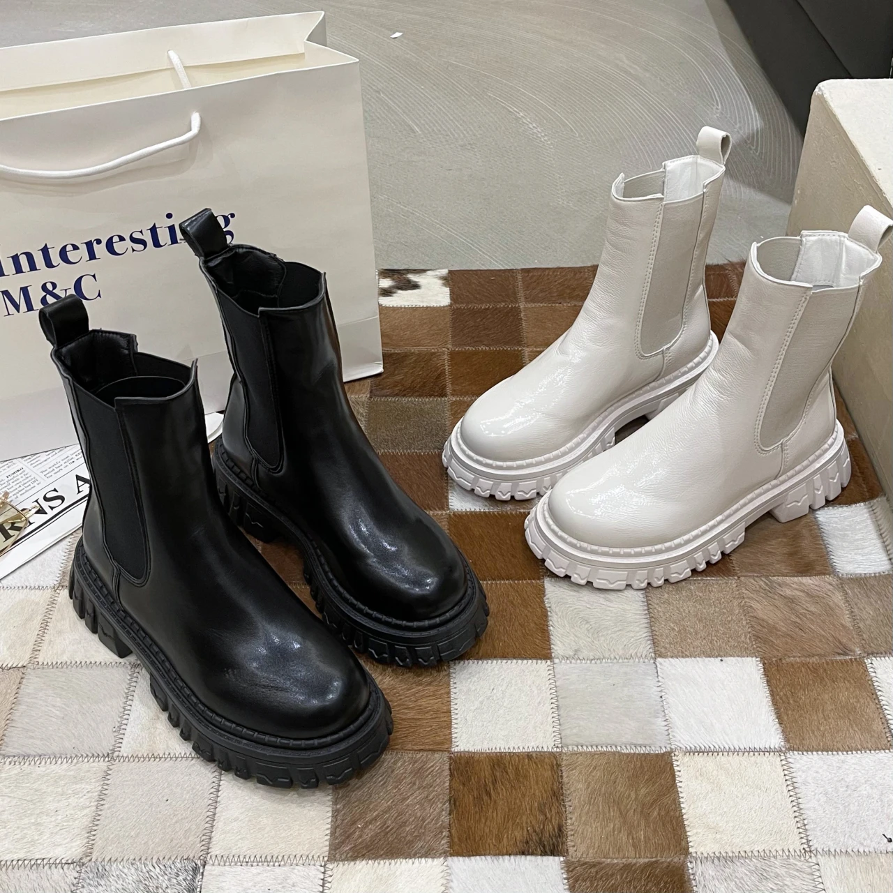 

Новинка 2021, женские ботинки, модные женские черные ботильоны, короткие кожаные ботинки на платформе, белые боевые ботинки на массивном кабл...