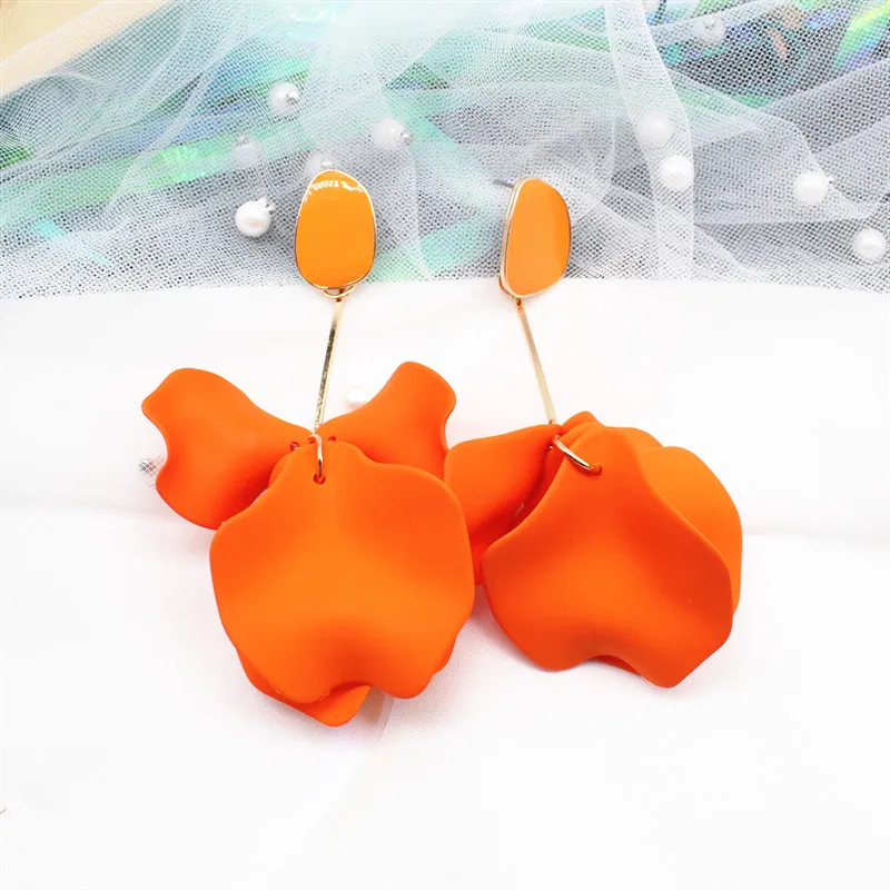 Женские серьги с подвесками в виде лепестков длинные акриловыми Корейском стиле