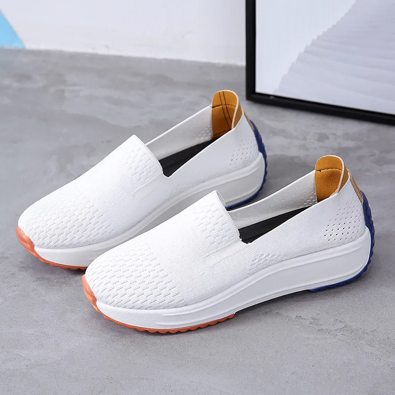 

2021 Flats Women Shoes Breathable Mesh Slip On Casual Shoes Woman Lightweight Loafer Shoes plus Size woman vulcanize shoes