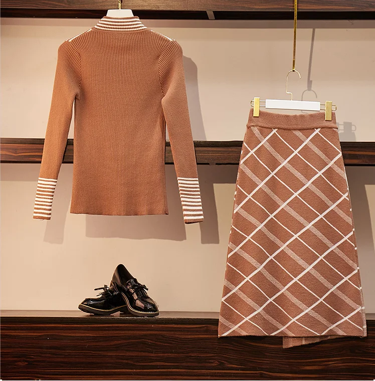 Женский комплект из Свитера и юбки трикотажный пуловер в полоску с высоким