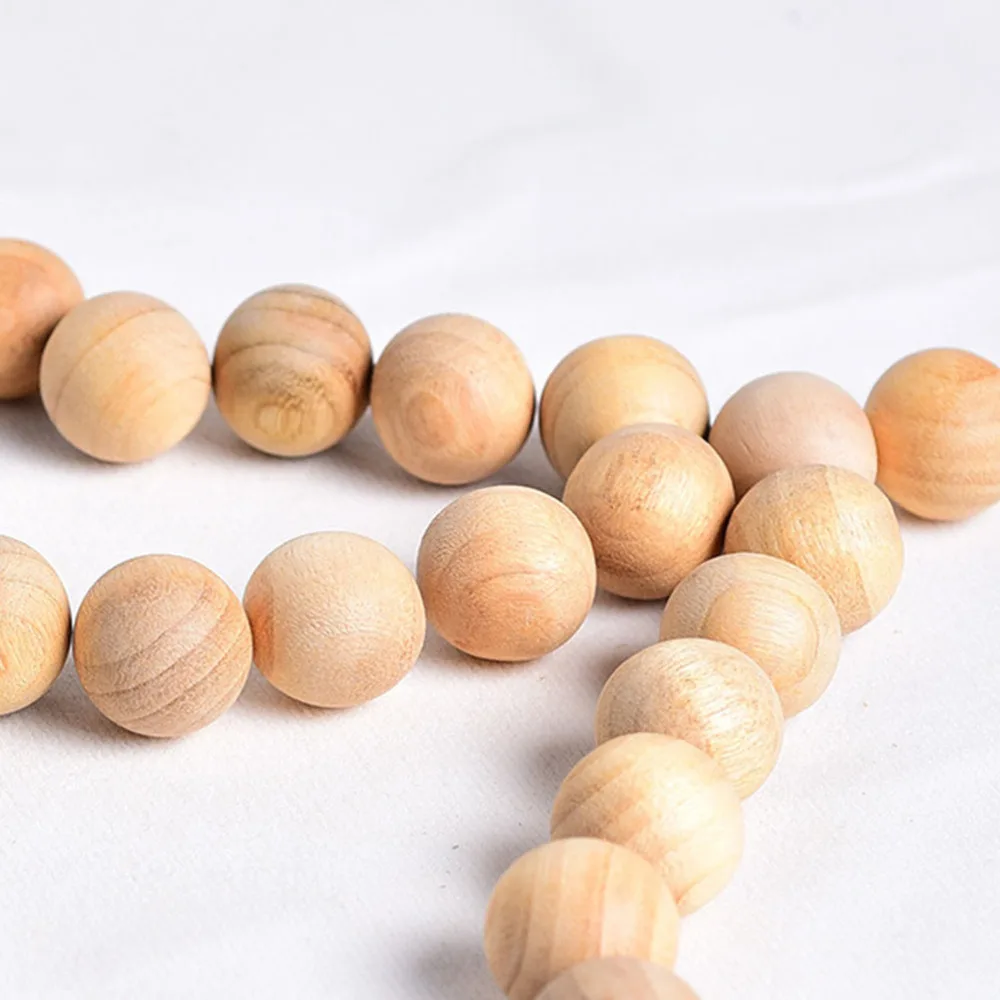 

100pcs Natural Cedar Wood Balls Camphor Wood Balls Moth Repellent for Drawers Storage Boxes Closets