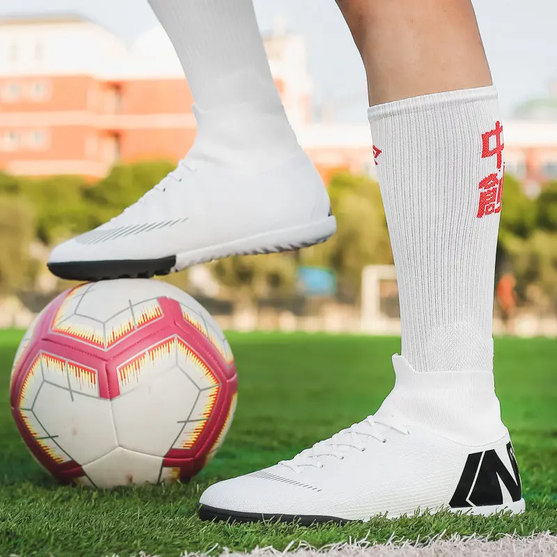 Fashion Orange Men High top Football Boots Soccer Cleats Ultralight Turf Shoes Spikes Outdoor Futsal Sneakers Men Size 35-44