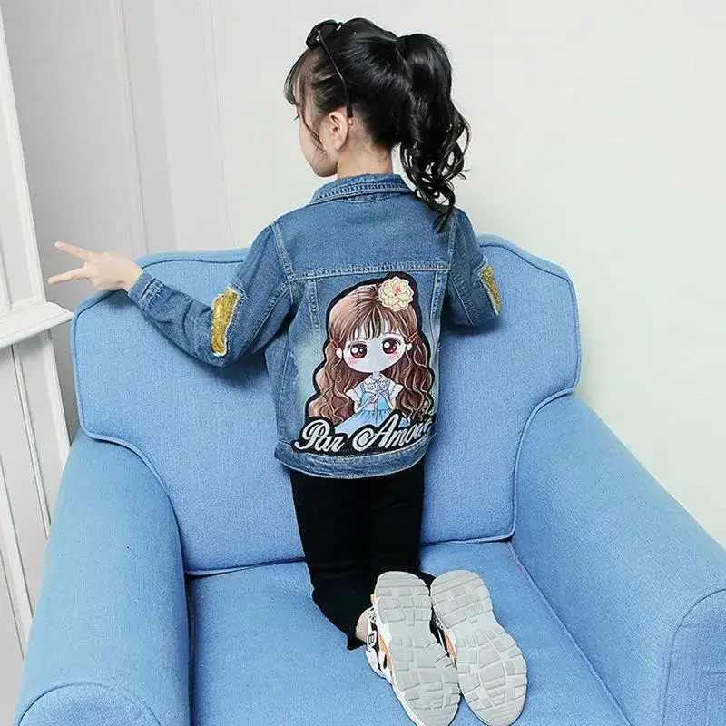 

Новая джинсовая куртка для девочек на весну и осень Корейская версия красивая модная уличная куртка для маленьких девочек топ джинсовая ку...