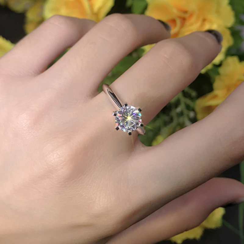 

S925 Silver D Color Moissanite Ring Female Classic Six Prong Opening