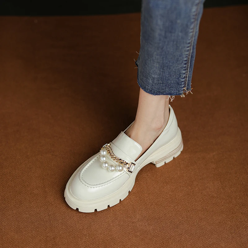 

2021 Women Leather Loafers Platform Slip on Flats Ladies Moccasin Metal Chain Casual Shoes Luxury Fashion Chunky Heighten Shoes