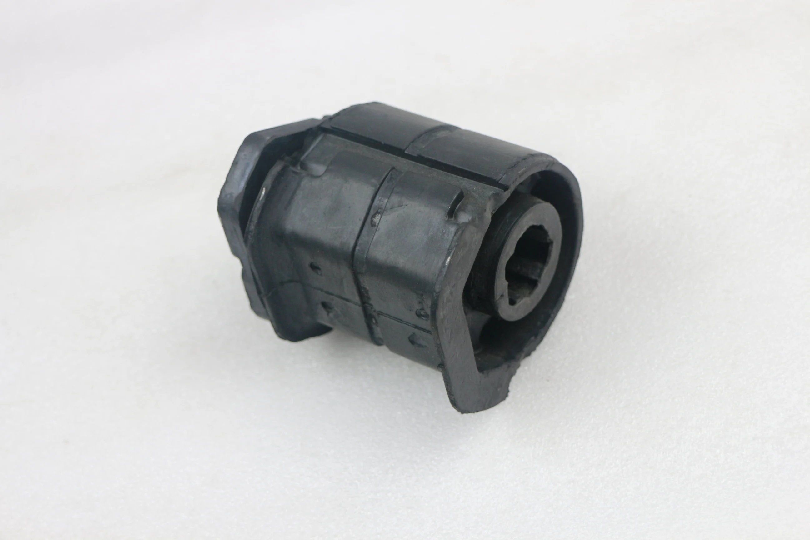 2 шт. втулка стабилизатора 54570-0W020 Подходит для Nissan Pathfinder PATHFINDER(R50) 3,2 3,3 3,5 V6 4WD