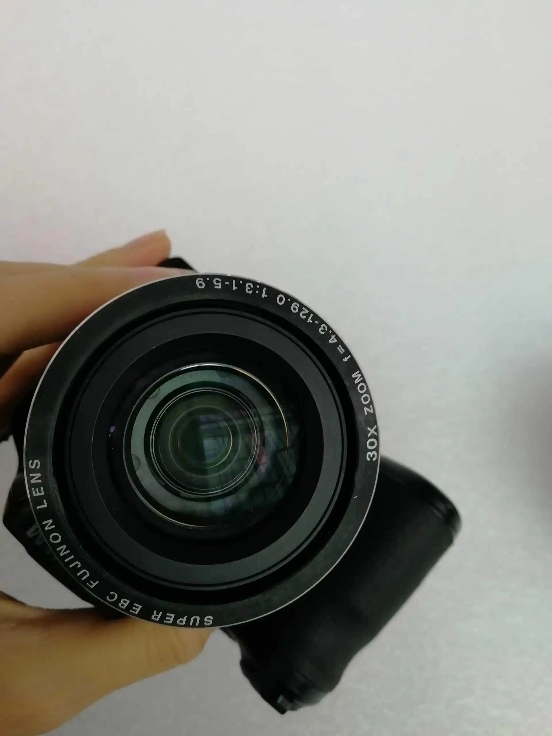 Подержанная цифровая камера Fujifilm FinePix S4850 черная 16 Мп с 30-кратным оптическим зумом