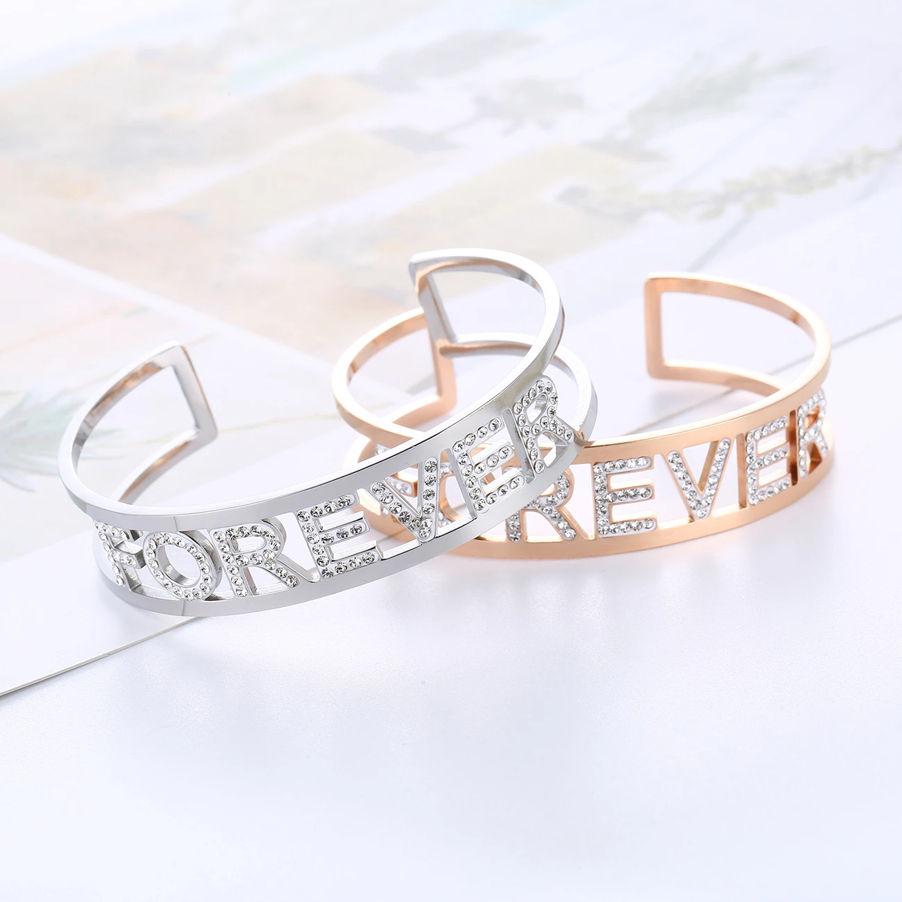 Розовое золото, Браслет-манжета с надписью FOREVER, браслет из нержавеющей стали, полый цветной браслет с кристаллами для женщин, новинка, ювелирные изделия, подарки