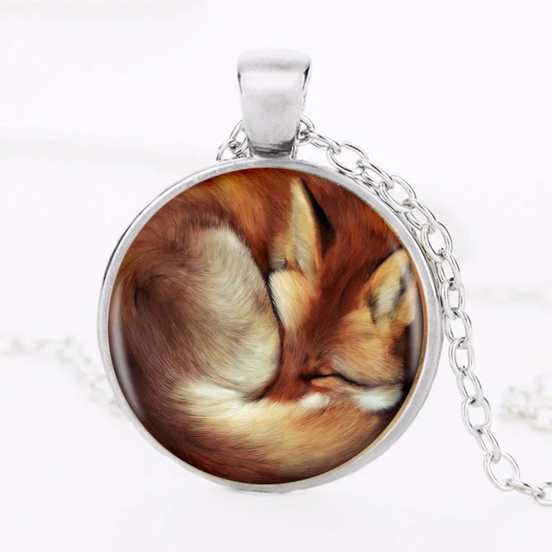 

Hot Sale Fox Logo Pendant Necklace Handmade Resin Vintage Cabochon Tibetan Round Chain Pendant Necklace Women Jewelry