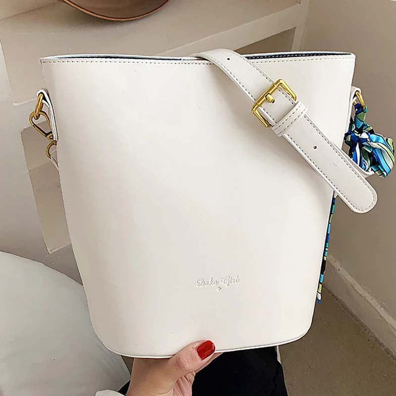 

Vintage Leather Shoulder Bags For Women 2021 Casual Large Capacity Crossbody Messenger Bags Female Luxury Bucket Handbag Totes