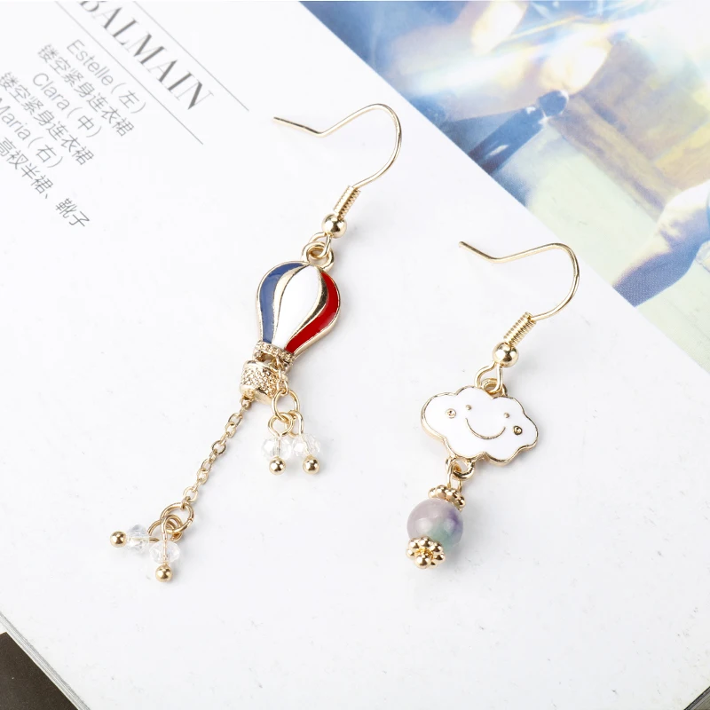 

Hot Air Balloon Earrings for Women Korean Asymmetric Smile Face Cloud Pendant Statement Dangle Earring Fashion Ear Jewelry